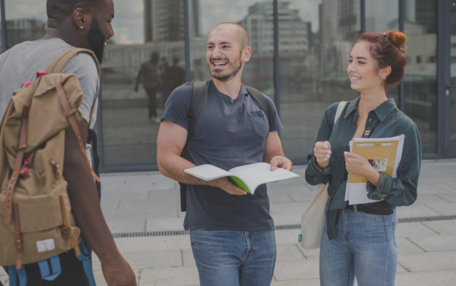 Formation en analyse financière avec graphiques et tableaux de données